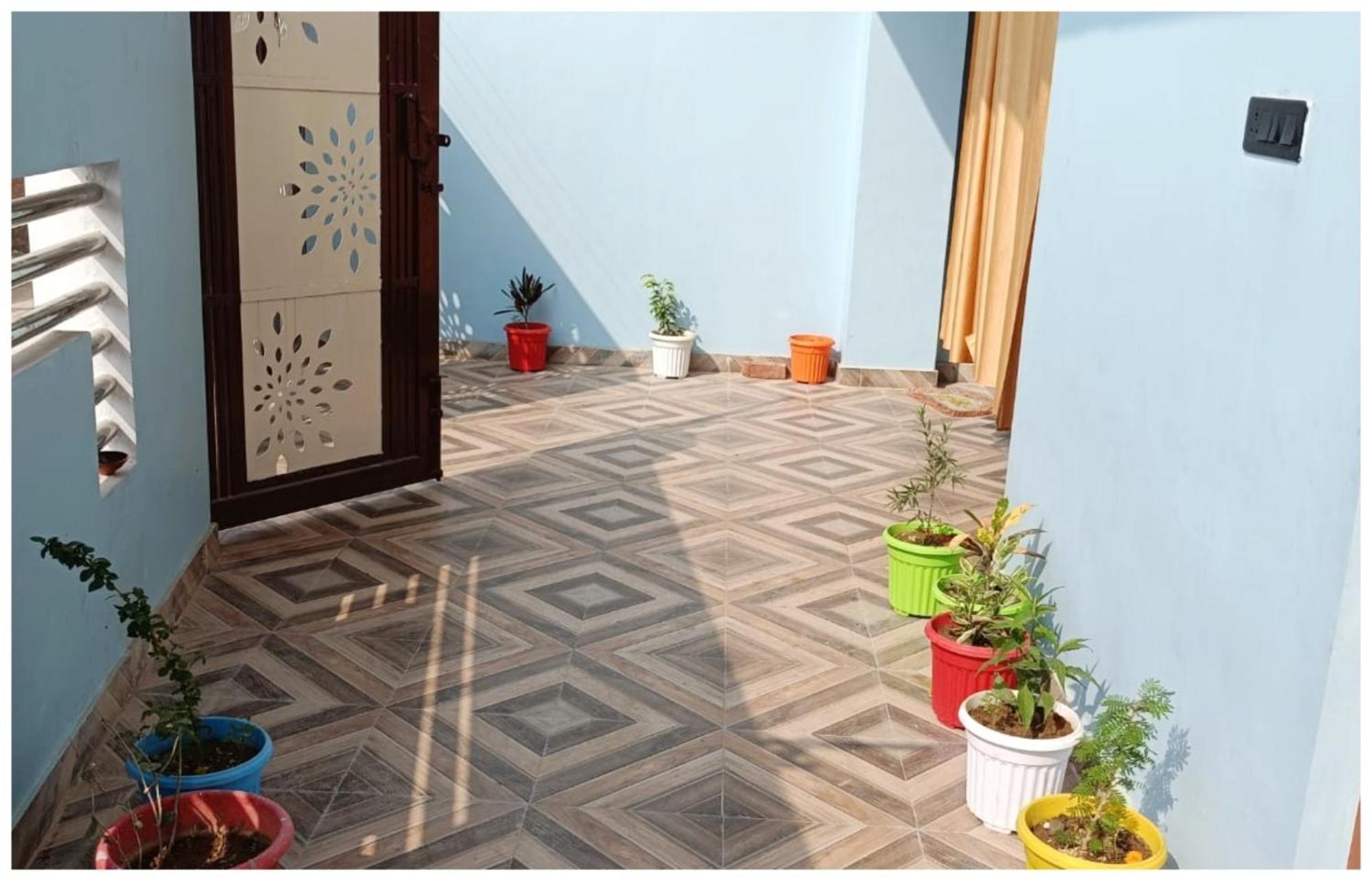 Hotel Aparna Grand Near Ram Janam Bhoomi And Temple - Fully Air Conditioned - Free Wifi Available - Best Budget Hotel In Ayodhya Extérieur photo